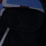 MEI OCEAN × Miffy 長形斜揹袋 黑色, 正面細節特寫