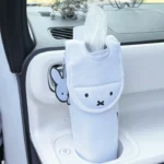 Miffy 直立式車用紙巾套, 白色款放在車內使用場景圖