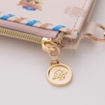 PAUL & JOE 證件套-淺啡, 拉鏈釦展示