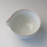 日本製 美濃燒 春風 片口抹茶碗 - looking down view