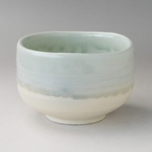 日本美濃燒 馬卡龍果凍釉抹茶碗（綠色×奶油白）